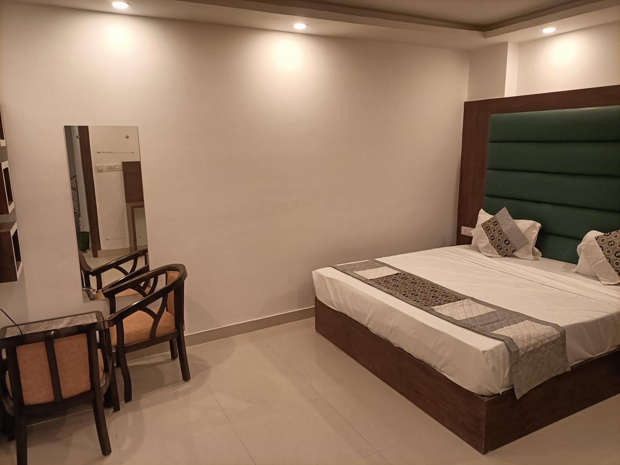 Vista Premium Tark A Family Near Igi Airport Delhi 4* New Delhi